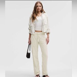 Lululemon Dance Studio Mid-Rise Pant *Regular Light Ivory Sz 10 EUC